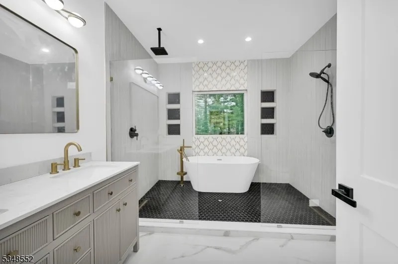 11 Country Club Road Livingston NJ bathroom photo 21